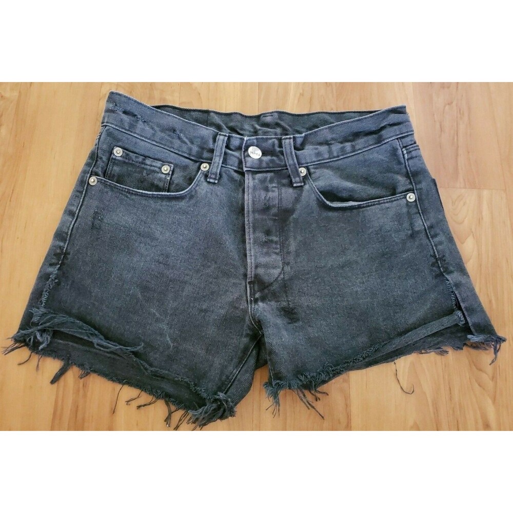 Tsubi Women’s Denim Shorts Distressed Destroyed  Raw Cut-Off Hem Sz 29X3.5 Gray